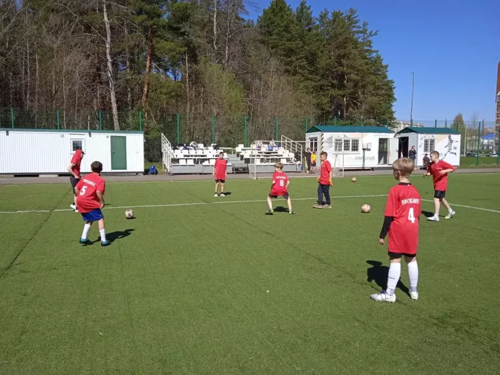 Все на футбол!